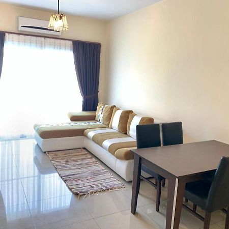 Amazing Two-Bedroom Apartment In Residence Lukomorye D1 With Private Garden Karavas  Eksteriør bilde