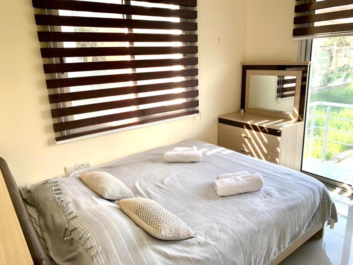Amazing Two-Bedroom Apartment In Residence Lukomorye D1 With Private Garden Karavas  Eksteriør bilde