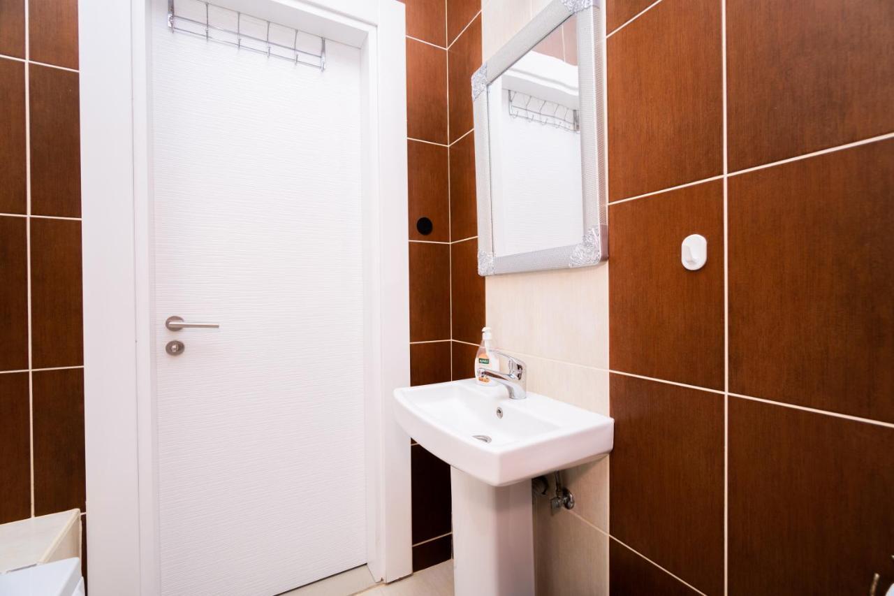 Amazing Two-Bedroom Apartment In Residence Lukomorye D1 With Private Garden Karavas  Eksteriør bilde
